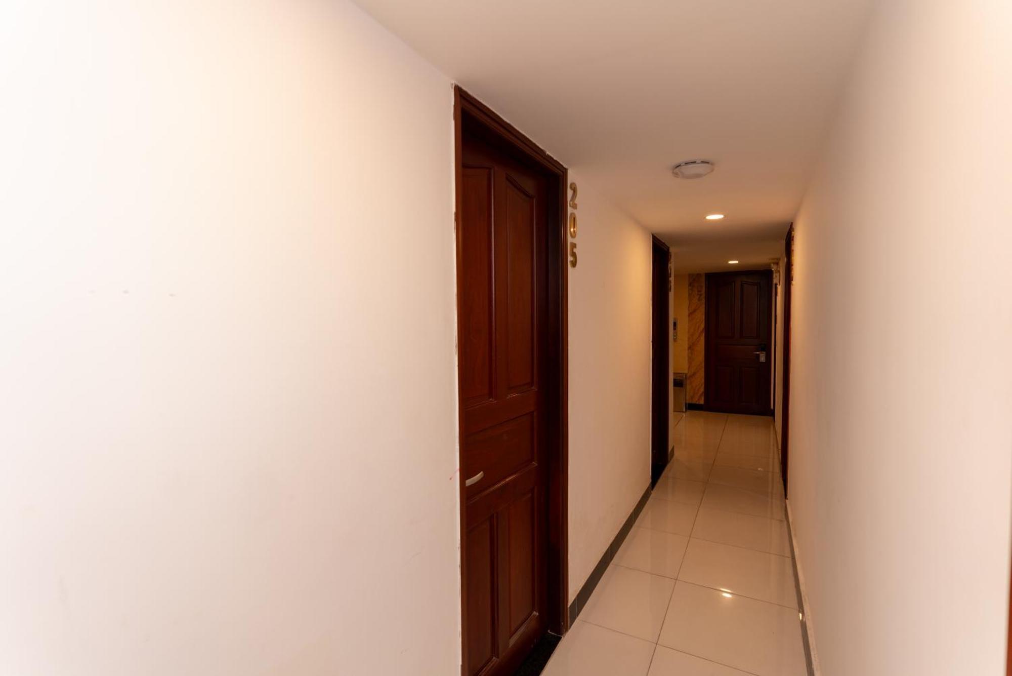 Prince Hotel Khách sạn